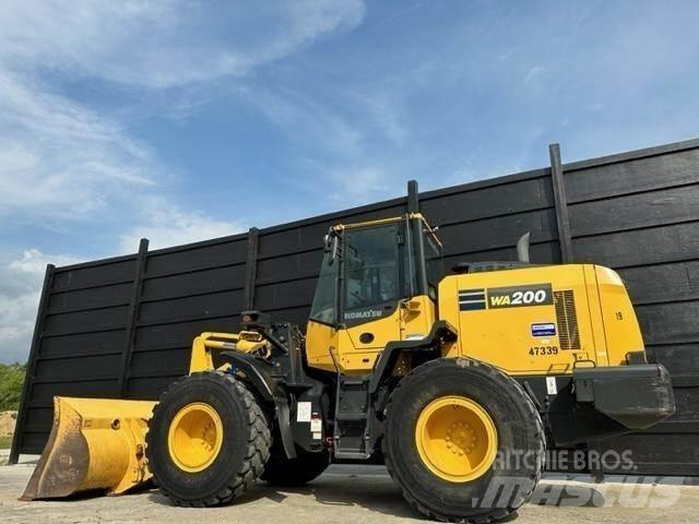 Komatsu WA200-8 Radlader