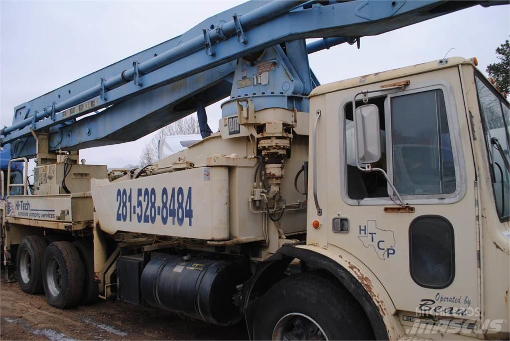 Mack MR686S Betonmischer
