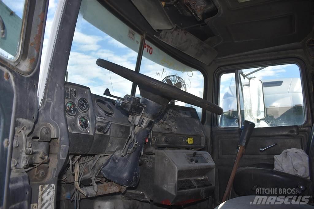Mack RD688S Kipper