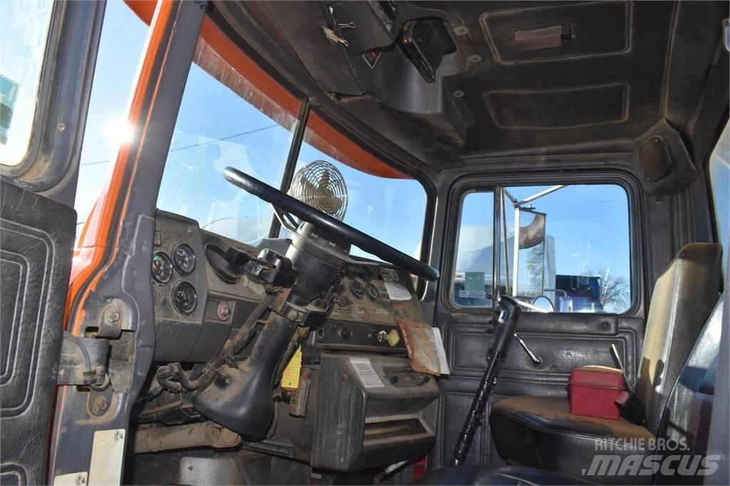 Mack RD688S Kipper