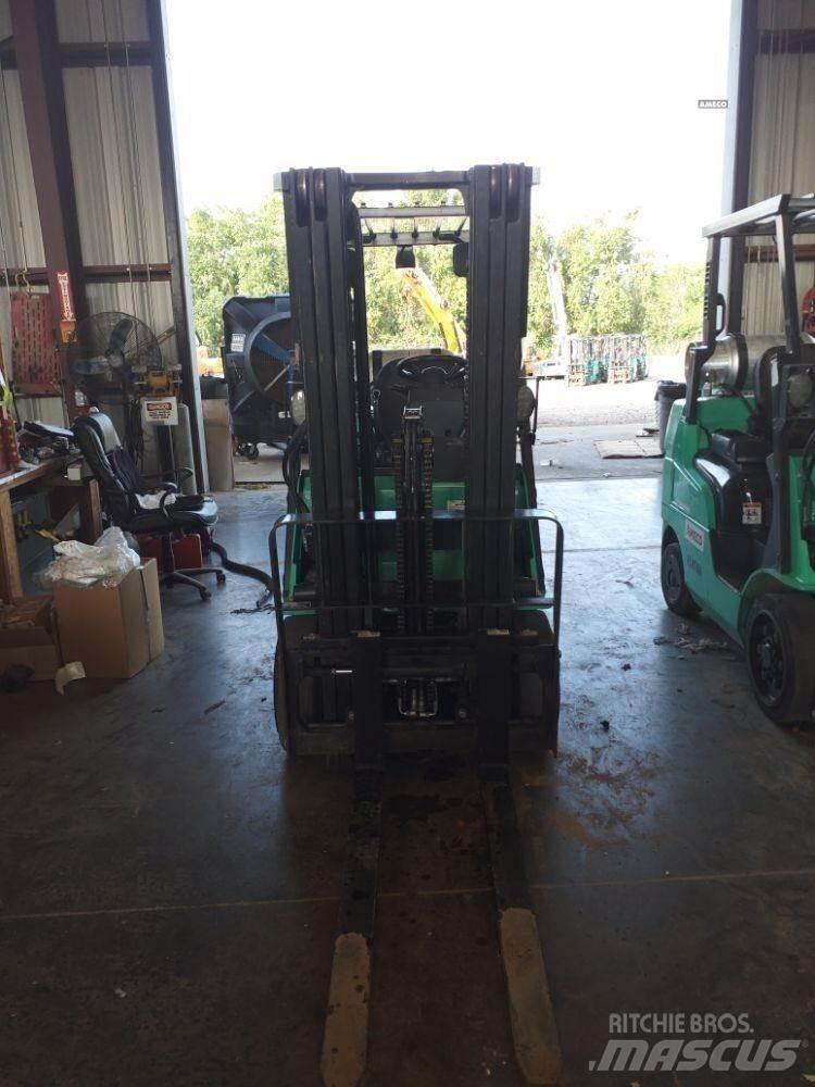 Mitsubishi FGC25 Heftrucks overige