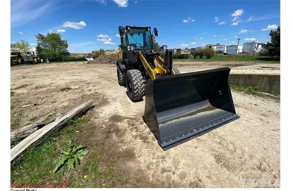 New Holland W80C Radlader