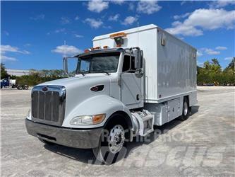 Peterbilt 335 Sonstige Baumaschinen