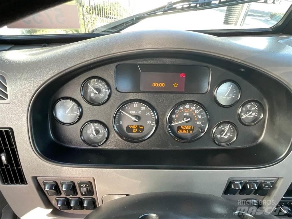 Peterbilt 348 Tankwagen