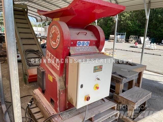 Red Rhino 2000 Pulverisierer