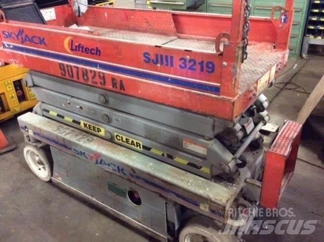 SkyJack SJIII3219 Scheren-Arbeitsbühnen