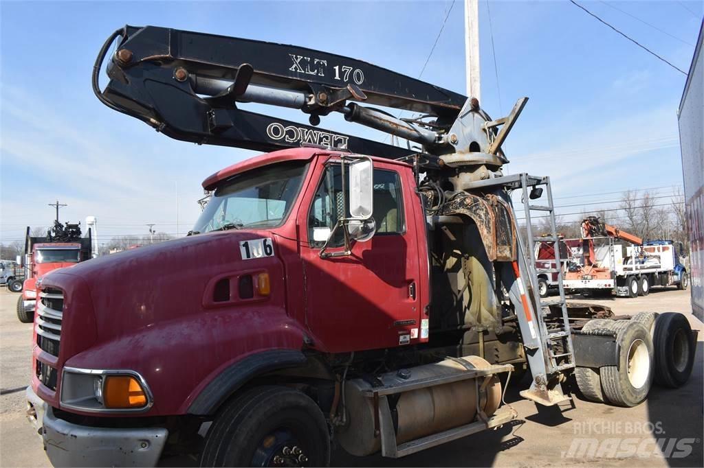 Sterling AT9500 Kranwagen