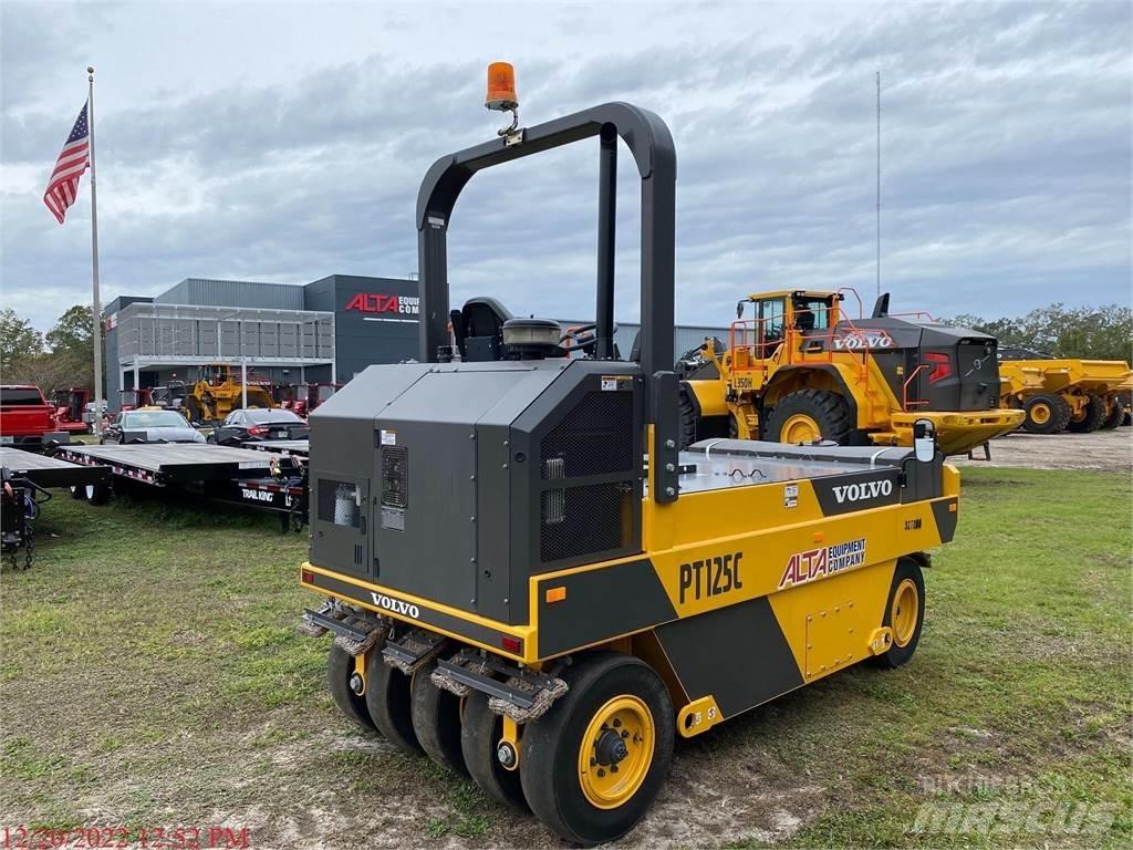 Volvo PT125C Gummiradwalzen