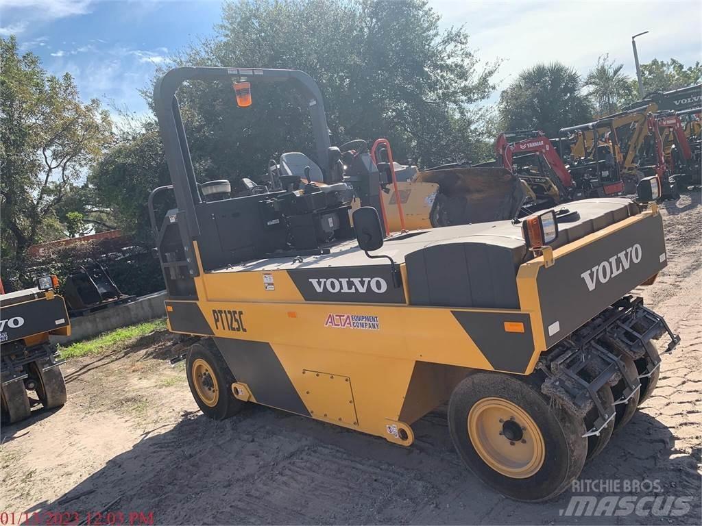 Volvo PT125C Gummiradwalzen