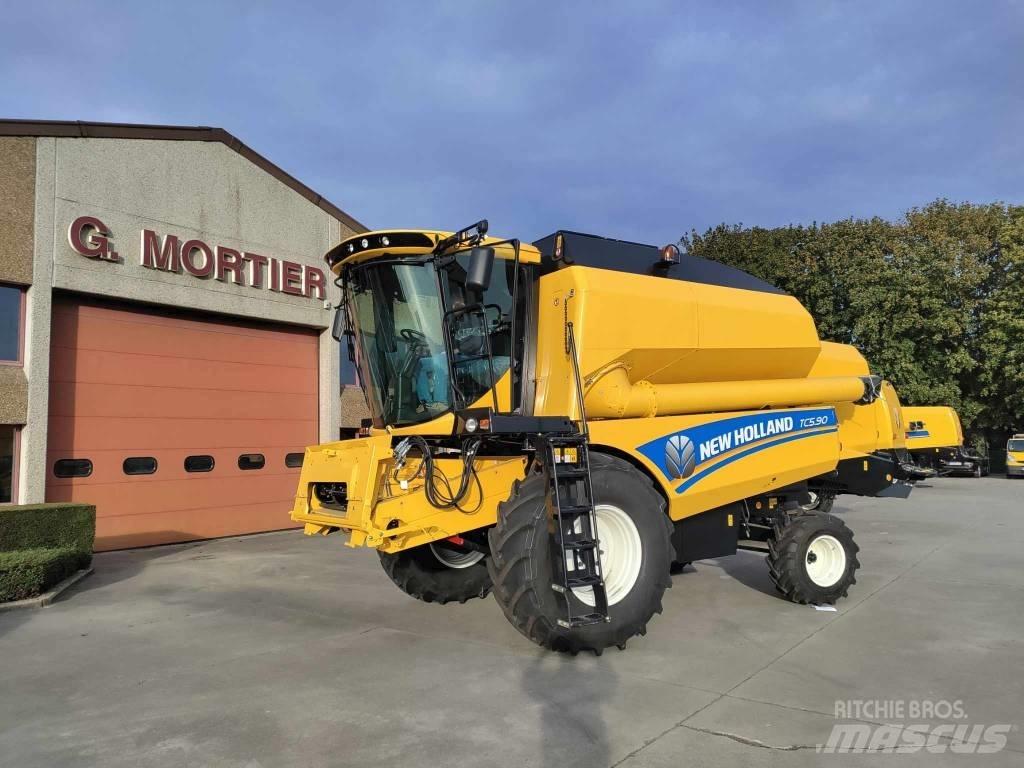 New Holland TC 5.90 Mähdrescher