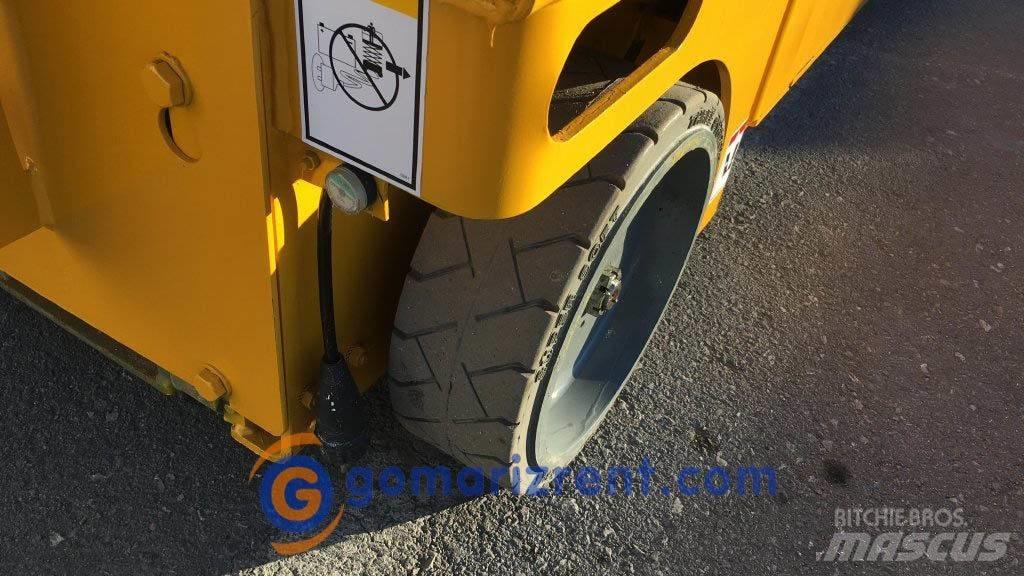 Haulotte Compact 10 Scheren-Arbeitsbühnen