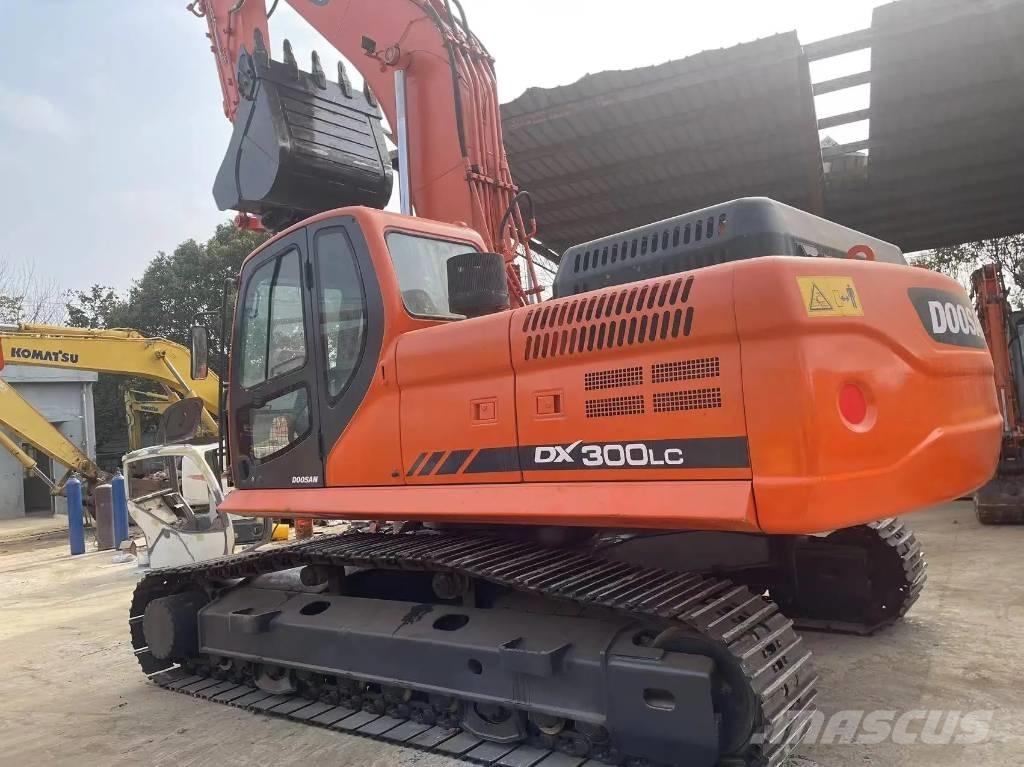 Doosan DX300LC Raupenbagger