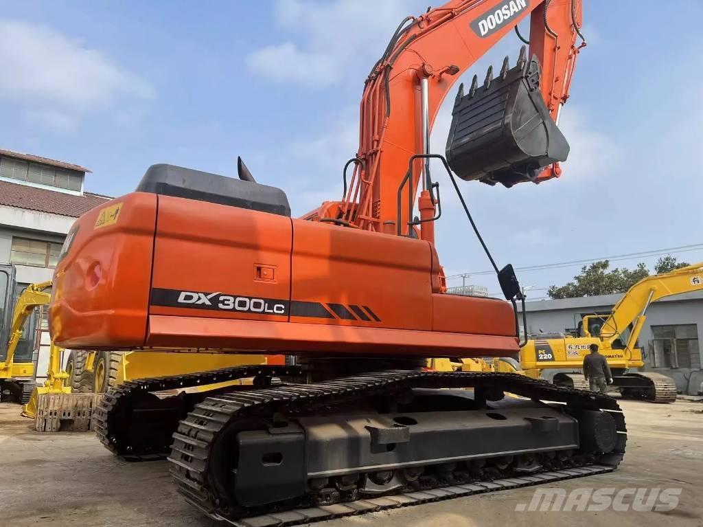 Doosan DX300LC Raupenbagger