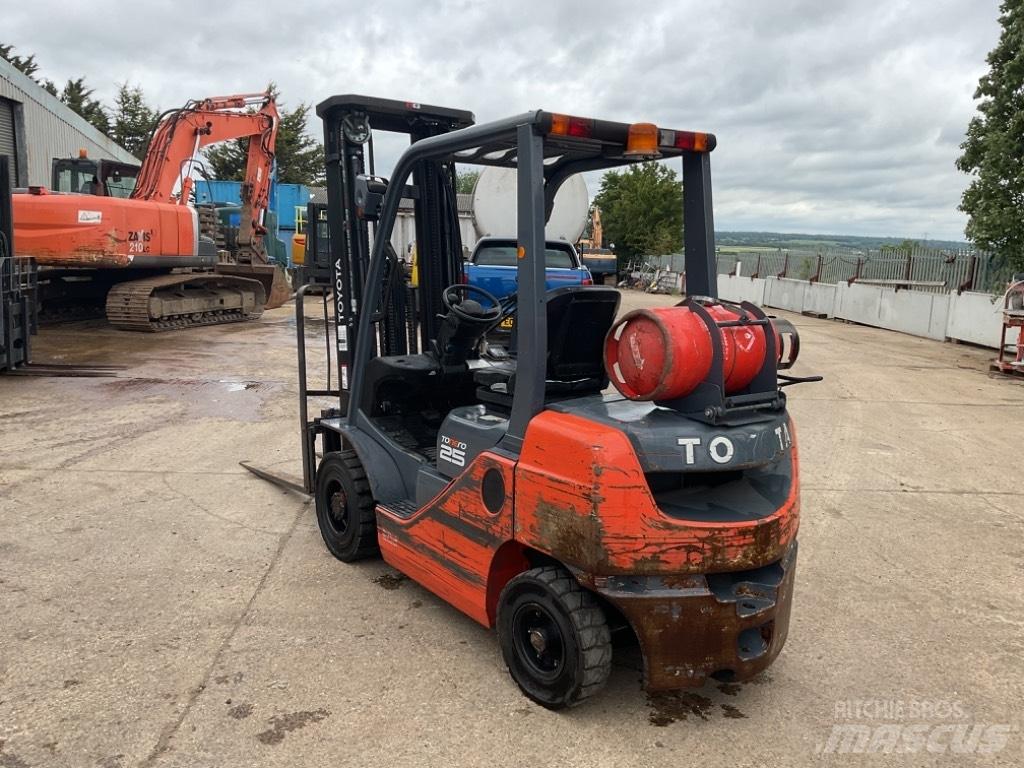 Toyota 02-8FGF25 LPG heftrucks