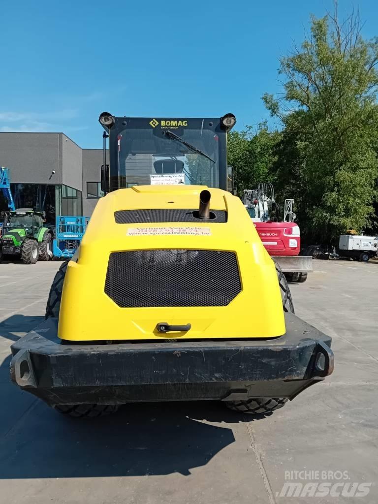 Bomag BW 213 D-5 Erdbauwalzen
