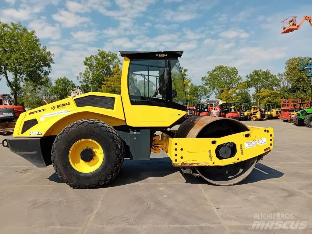 Bomag BW 213 D-5 Erdbauwalzen