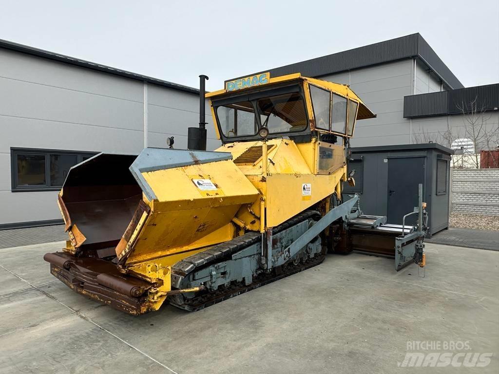 Demag DF 140 C Strassenfertiger