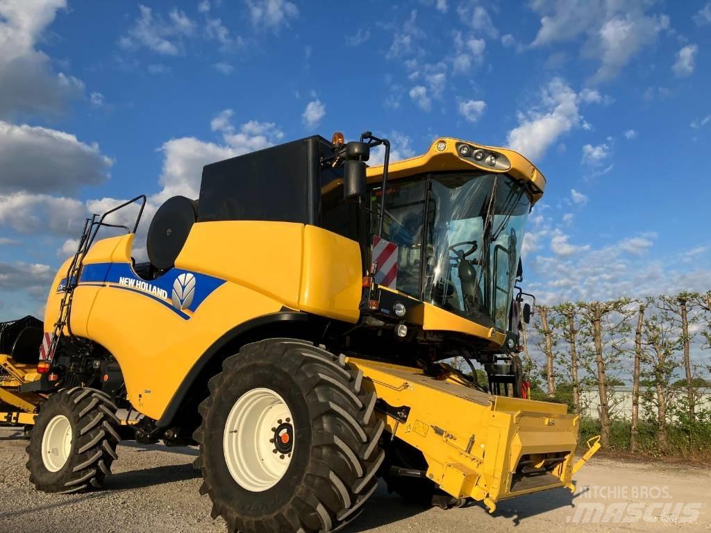 New Holland CX 6090 Mähdrescher