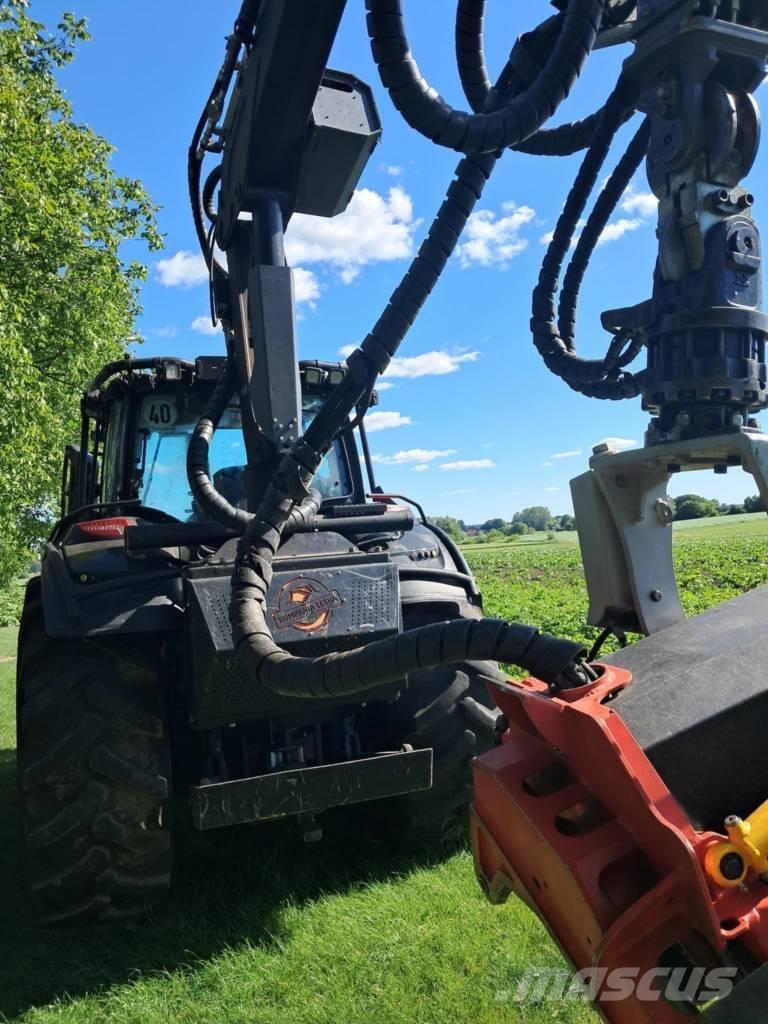 Valtra T 174 Forsttraktoren