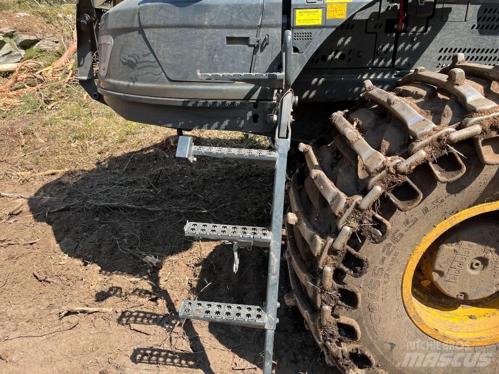 Ponsse Bear 8W Harvester
