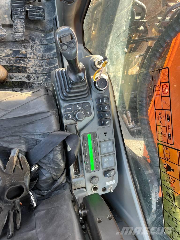 Doosan DX 225 Raupenbagger