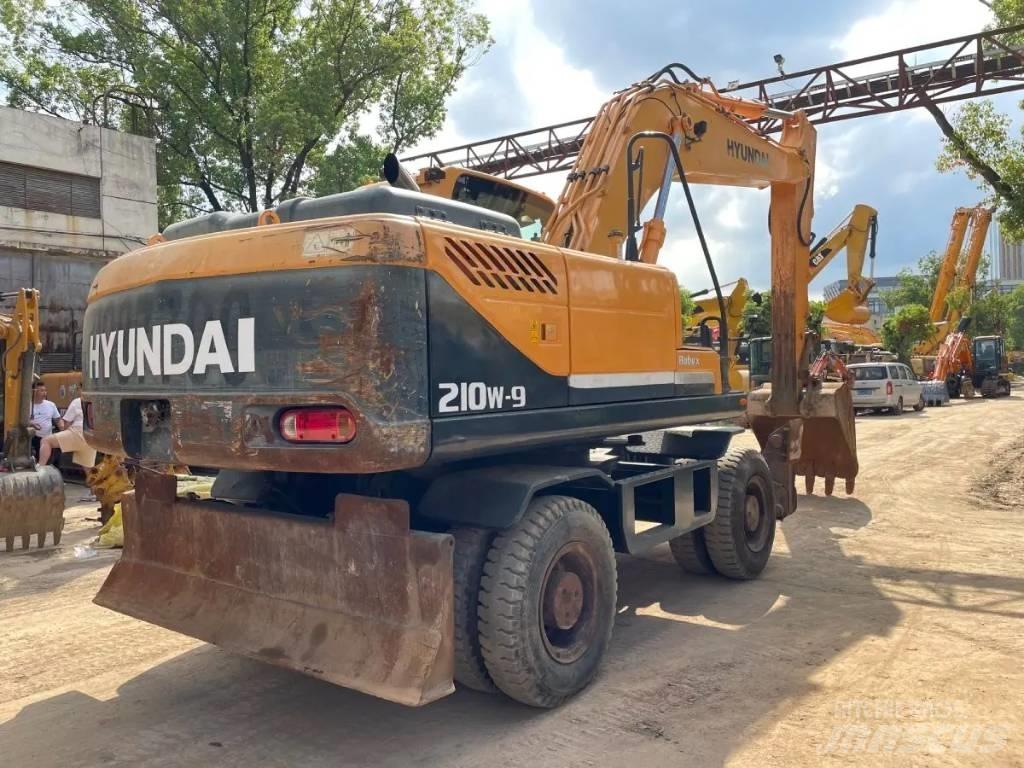 Hyundai R210W-9 Mobilbagger