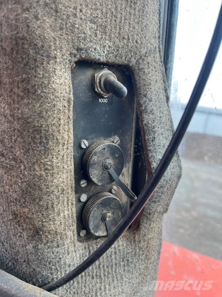 Massey Ferguson 3690 Traktoren