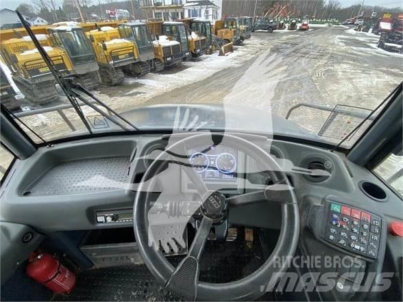 Bell B30E Dumper - Knickgelenk