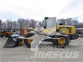 Komatsu WA320 Radlader