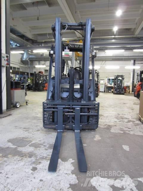 Linde E25 Elektrische heftrucks