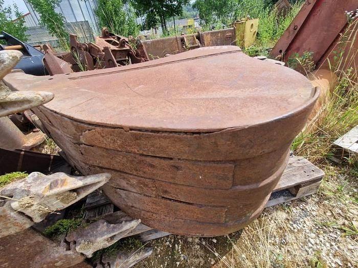 CASE 688 Schaufeln