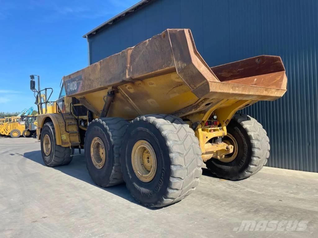 CAT 740B Dumper - Knickgelenk
