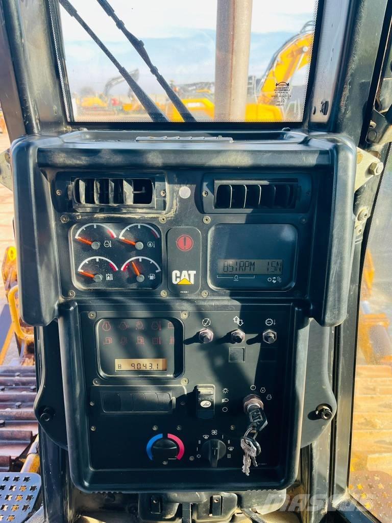 CAT D 6 N XL Bulldozer