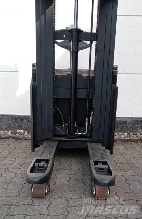 Toyota SWE120L Deichselstapler