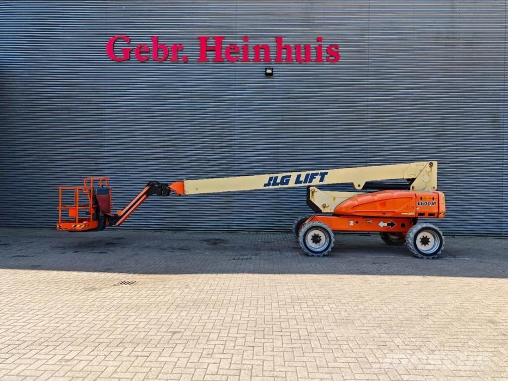 JLG E600 JP Gelenkteleskoparbeitsbühnen