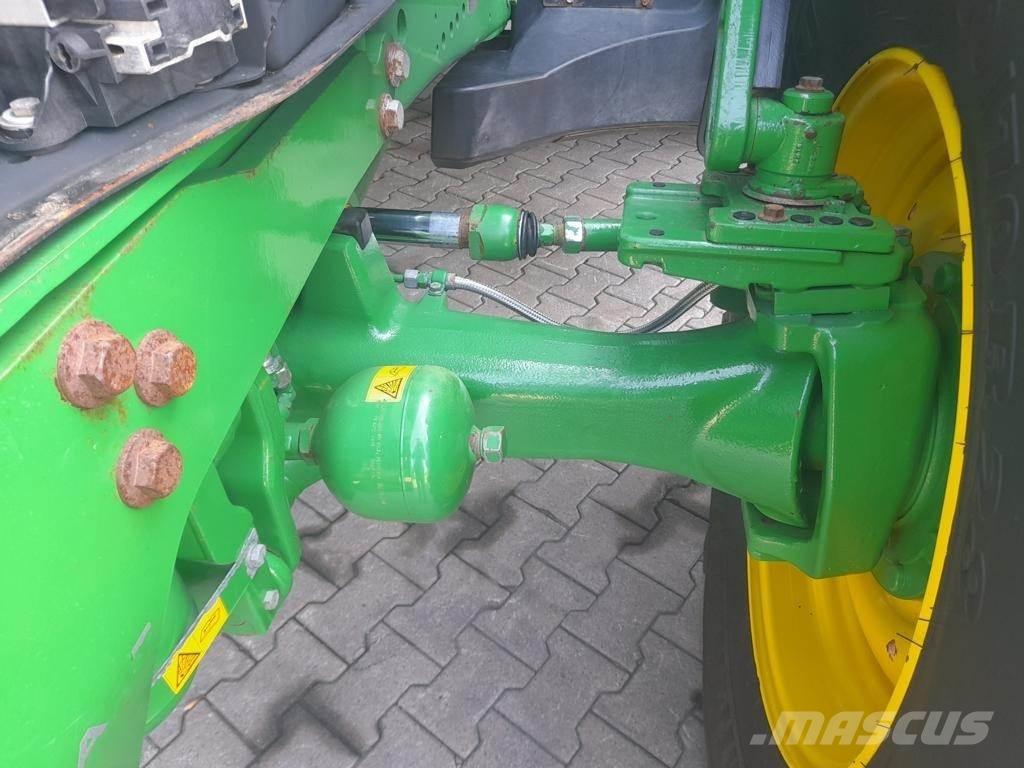 John Deere 6215 R Traktoren