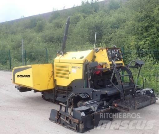 Bomag BF 223 C Strassenfertiger