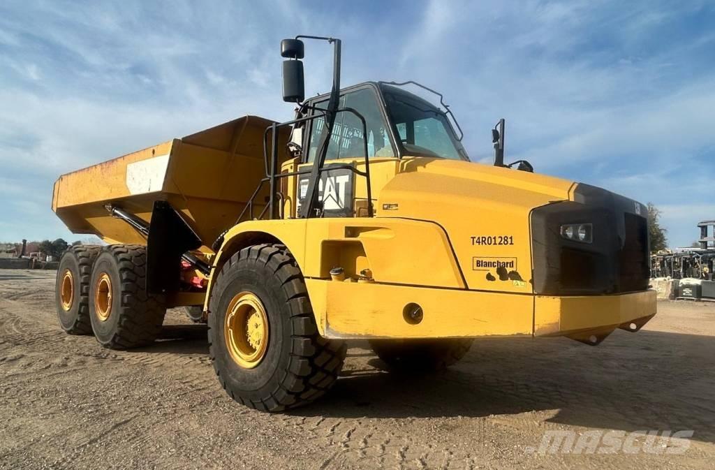 CAT 740B Dumper - Knickgelenk