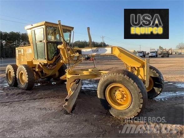 CAT 135H Grader