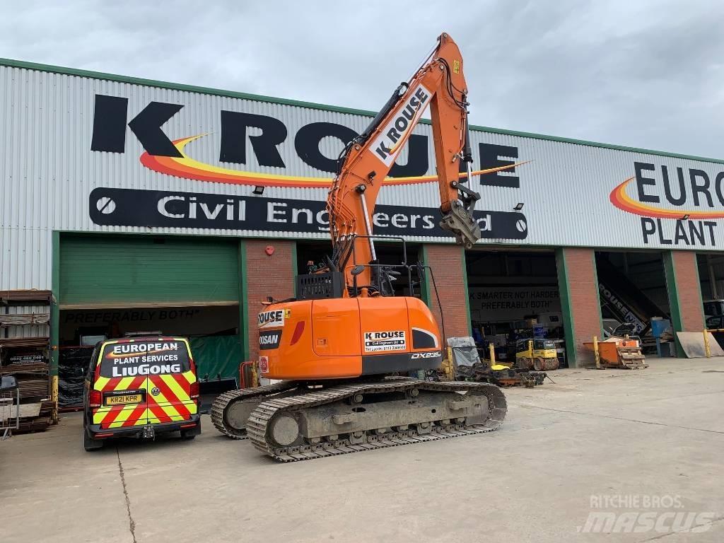 Doosan DX 235 LCR-5 Raupenbagger