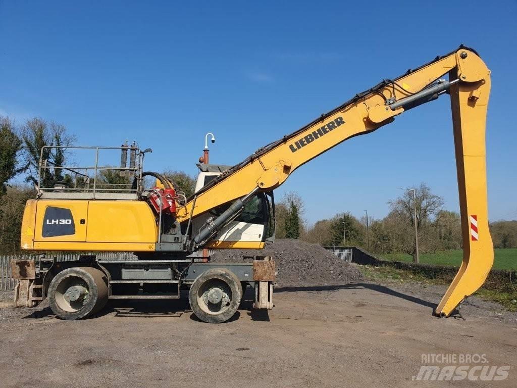 Liebherr LH 30 Materialumschlag