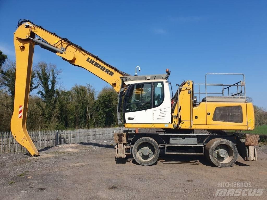 Liebherr LH 30 Materialumschlag