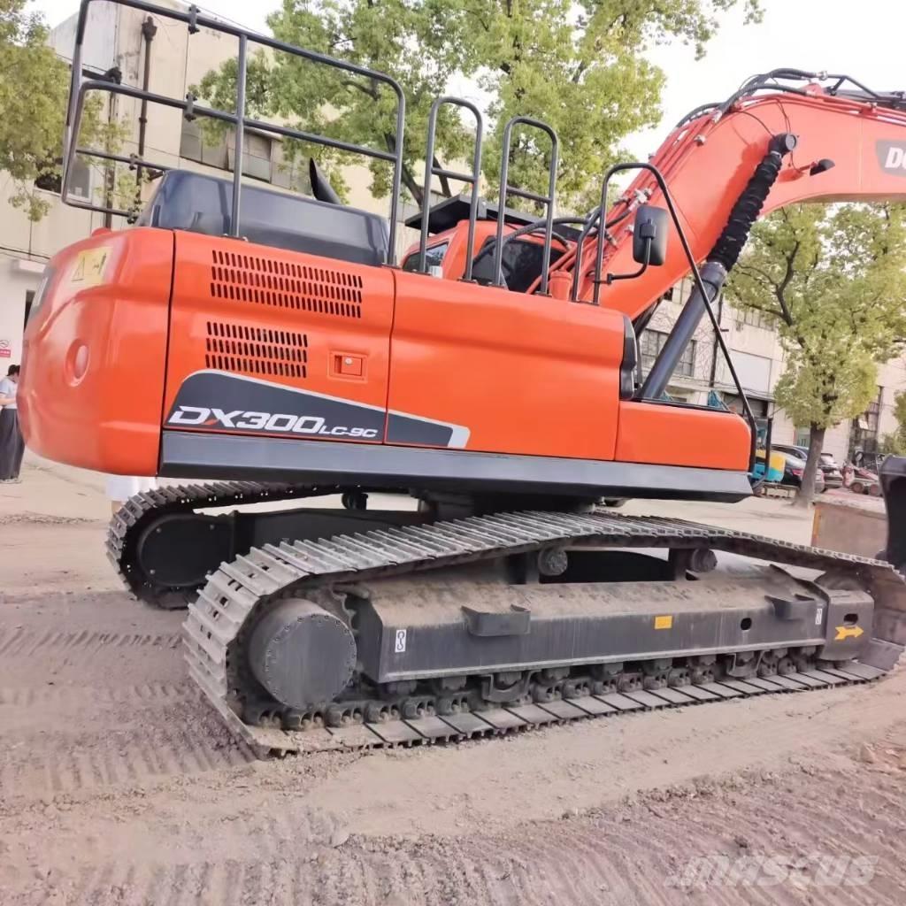 Doosan DX 300 Raupenbagger