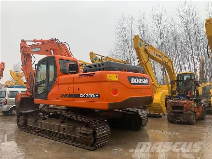 Doosan DX 300 Raupenbagger