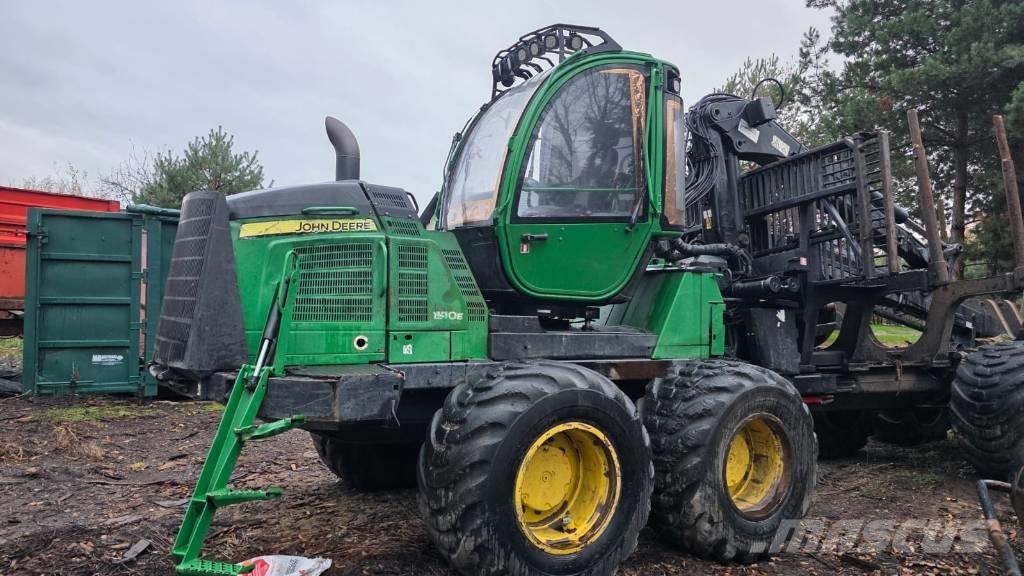 John Deere 1510 E Forwarder