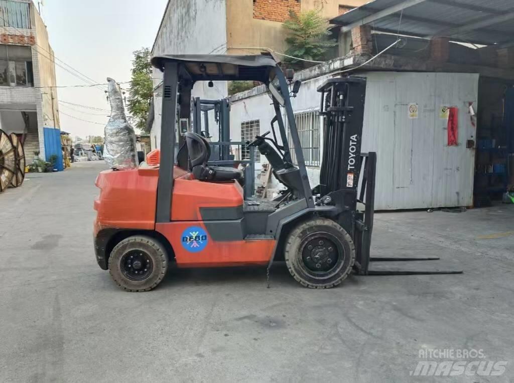 Toyota FD 30 Diesel heftrucks