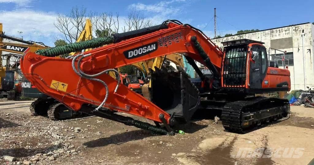 Doosan DX340 Raupenbagger