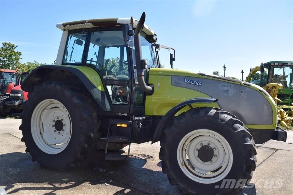 Valtra T120 Traktoren
