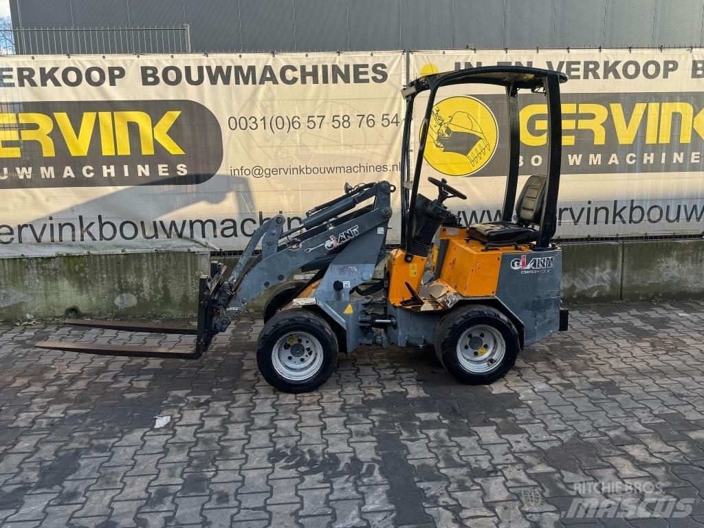 GiANT D 204 SW Minilader