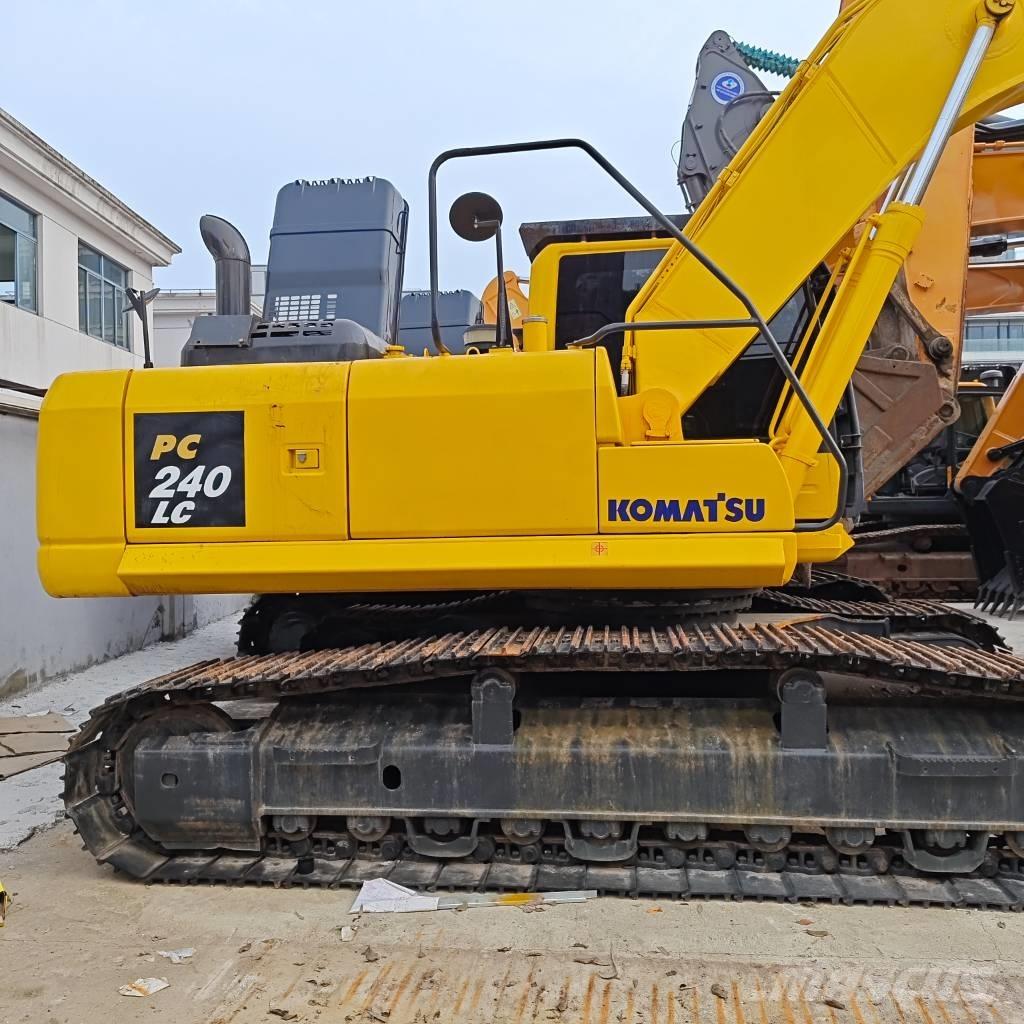 Komatsu PC240LC-8 Raupenbagger